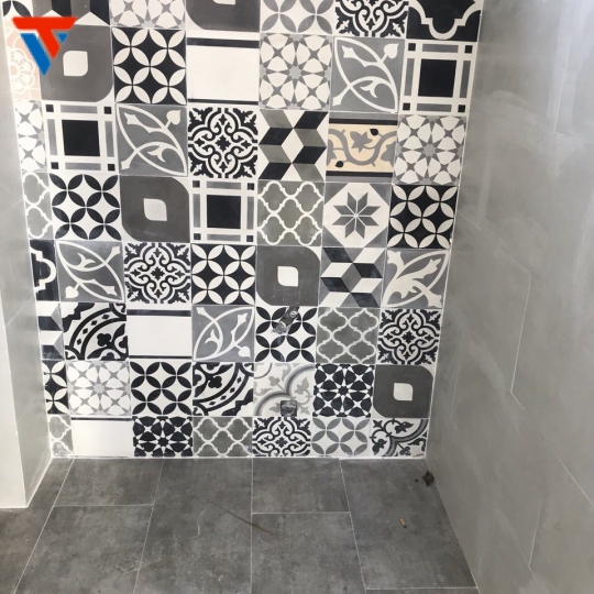 GẠCH BÔNG TRẮNG MIX XÁM ĐEN